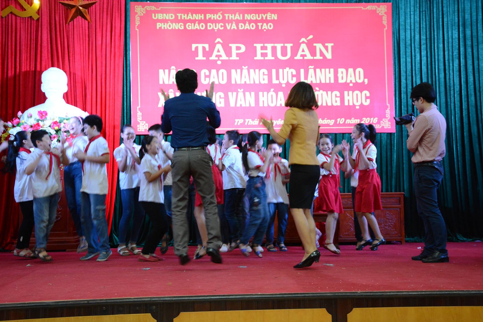 Nâng cao năng lực lãnh đạo và xây dựng văn hóa trường học tại tỉnh Thái Nguyên